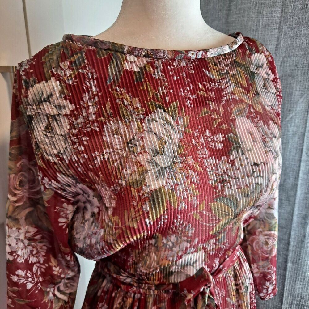 84. VINTAGE 1970's ACCORDIAN PLEAT MIDI DRESS; floral; tiny pleats; Filmy fabri